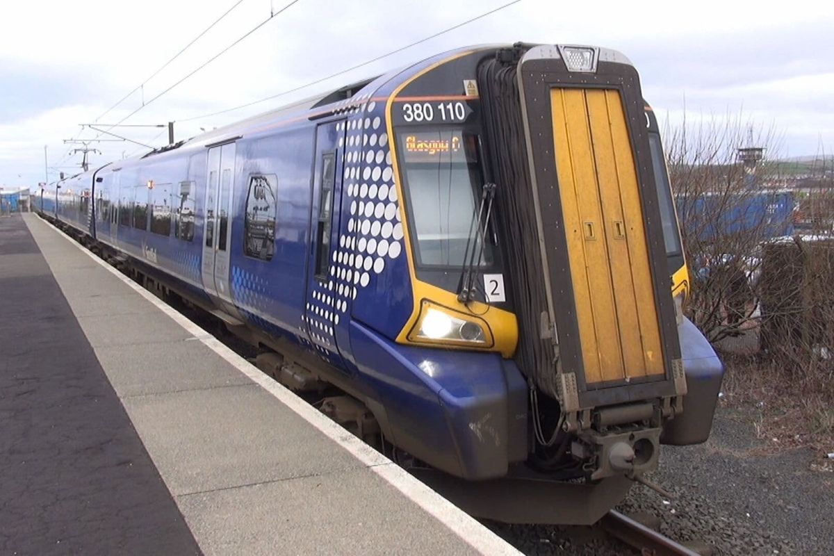 ARDROSSSAN TRAIN