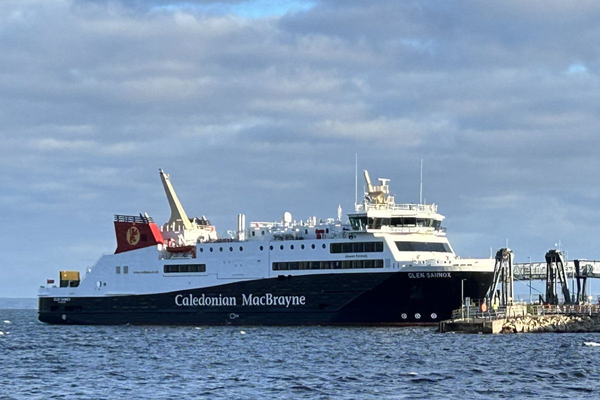 glen snnox at brodick pier-2025
